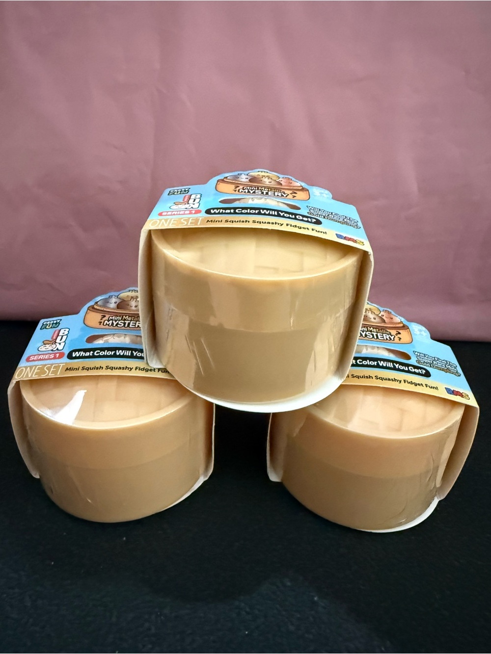 Bun Mini Metallic Mystery One Set - Beige Mini Squish Fidget